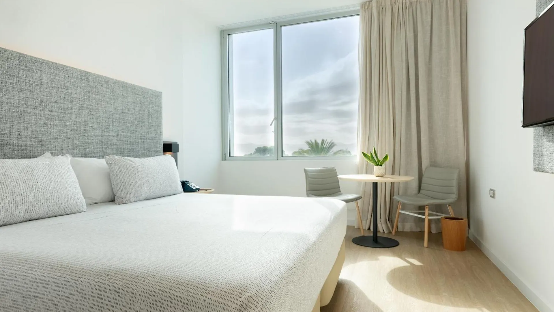 Innside By Melia Barcelona Aeropuerto El Prat de Llobregat Hotel