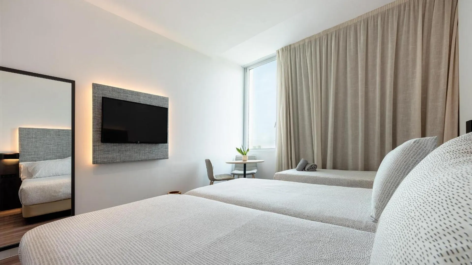 Innside By Melia Barcelona Aeropuerto El Prat de Llobregat 4*,  Spanien